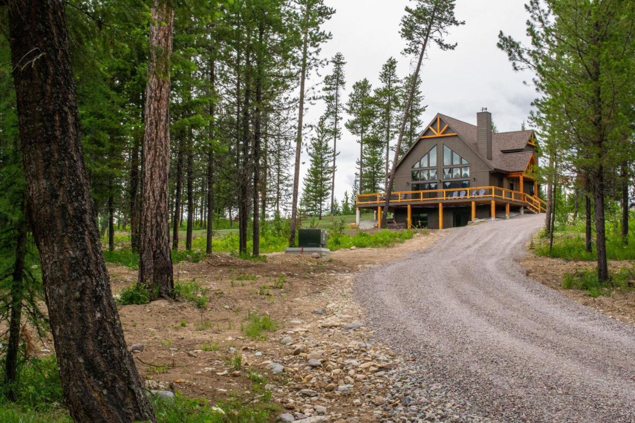 Glacier Homestead Coram Экстерьер фото